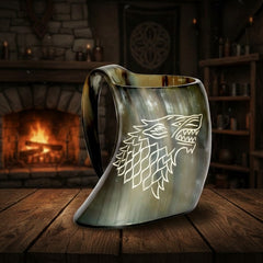 „Handgefertigter Wikinger Trinkhorn Becher – Handgemachter Bierkrug, Einzigartiges Geschenk für Game of Thrones Fans“