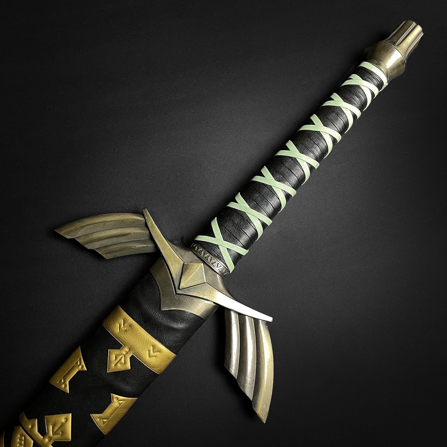 VW-73 Hand Forged Legend of Zelda Master Skyward Replica, Sword, Gift for her, Gentlemen Gift, Christmas Gift - Valknut Warriors