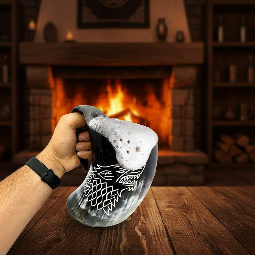 „Handgefertigter Wikinger Trinkhorn Becher – Handgemachter Bierkrug, Einzigartiges Geschenk für Game of Thrones Fans“