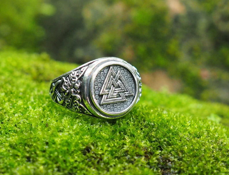 VW-79 Valknut Viking signet ring, Vi,king ring, Viking jewelry, Sterling Silver - Valknut Warriors