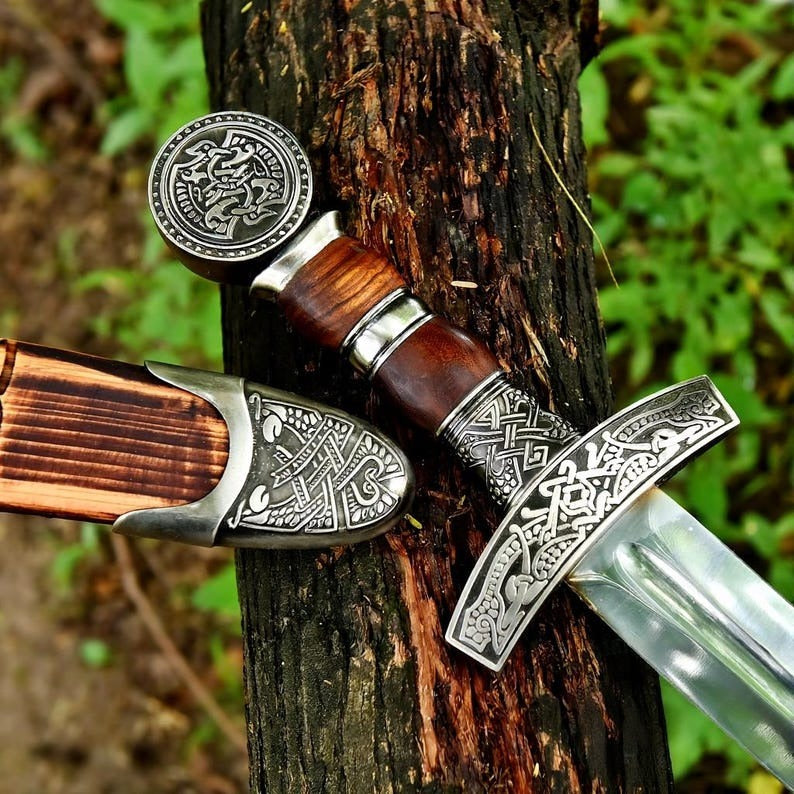 Custom Handmade Damascus Steel Viking Gladiolus Sword – Personalized Groomsmen Gift, Engraved Norse Style Blade, Medieval Collectible Weapon Decor