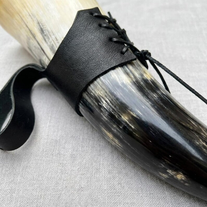 Wikinger-Geschenk für Männer: Handgefertigter Becher aus echtem Ochsenhorn – 380ml traditioneller nordischer Bierkrug